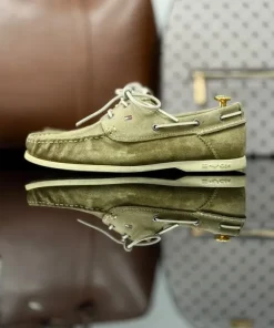 9393 buty Tommy Hilfiger / zamszowe / rozmiar 42