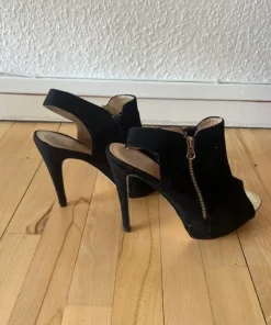 39 høje hæle sort sko