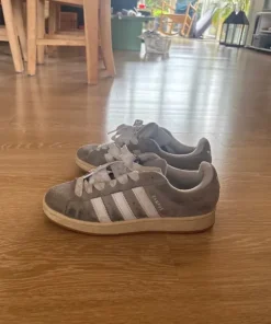 Adidas campus