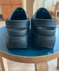 Adidas clogs