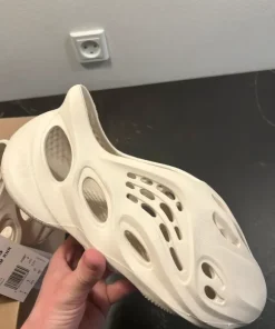 Adidas Foam RNR