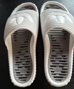 Adidas klip klapper