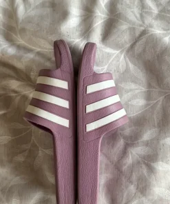 Adidas sandaalit
