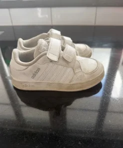Adidas skor