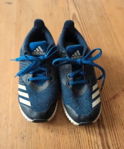 Adidas skor