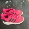 Adidas skor