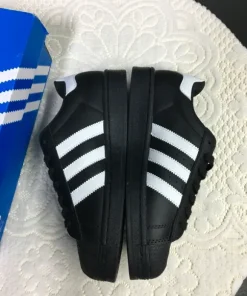 Adidas superstar gold label new 38