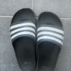 Adidas tofflor