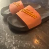 Adidas tofflor