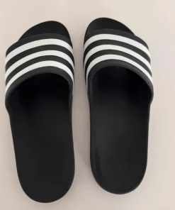 Adidas tofflor strl 44/45
