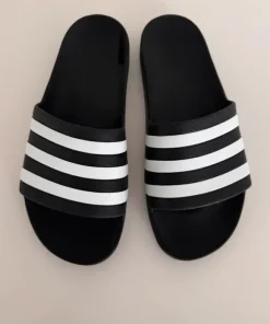 Adidas tofflor strl 44/45