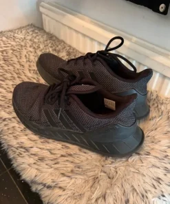 Adidas Trainers/Sneakers