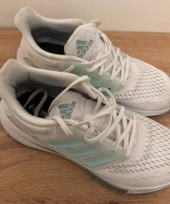 Adidas träningsskor
