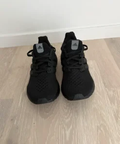 Adidas Women's Ultraboost 5