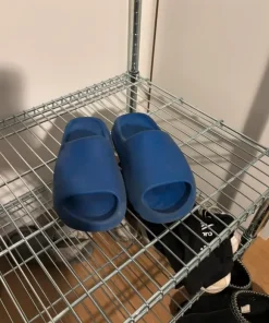Adidas yeeze slide