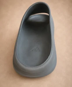 Adidas Yeezy Slide – Onyx | Rozmiar 37-38 | OKAZJA
