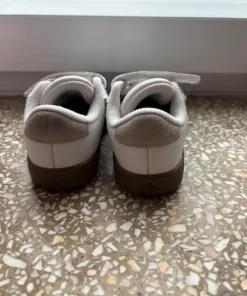 Adidasy