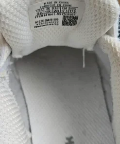 Adidasy dla dziewczynki 28