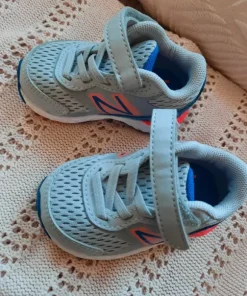 Adidasy new balance dla niemowlaka na rzepy