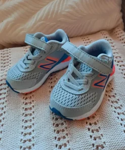 Adidasy new balance dla niemowlaka na rzepy