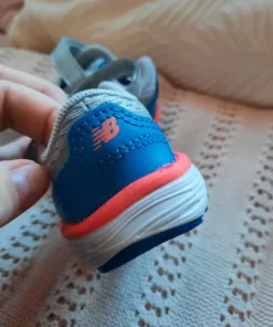 Adidasy new balance dla niemowlaka na rzepy