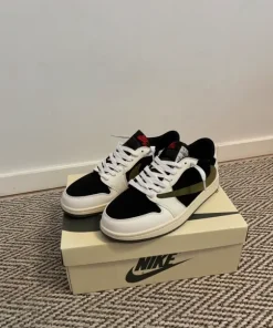 Air Jordan 1 Low “Travis Scott” sneakers