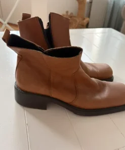 Aldo Bruna boots