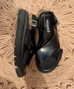 Angulus sandaler