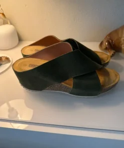 Army ruskind sandal