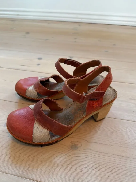 ART sandal i orange farver