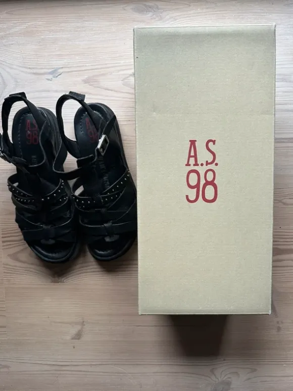 A.S.98 svarta sandaler stl 37