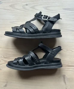 A.S.98 svarta sandaler stl 37
