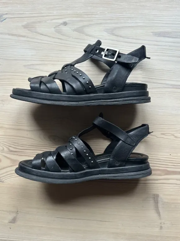 A.S.98 svarta sandaler stl 37