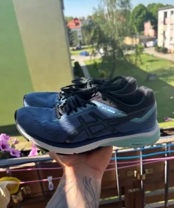 Asics GT 1000
