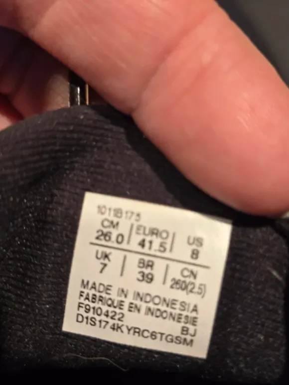 Asics löparskor.