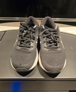 Asics löparskor.