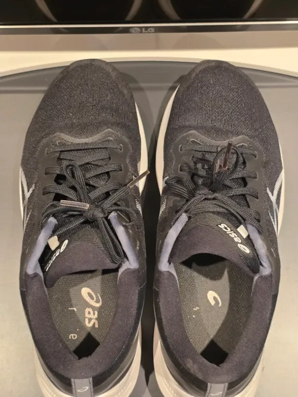 Asics löparskor.