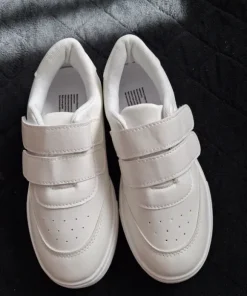 Bardzo lekkie buty dla chłopca
