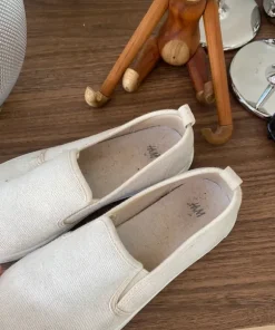 Beiga skor slip-in från H&M storlek 38