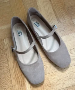 Beige ballerinaskor