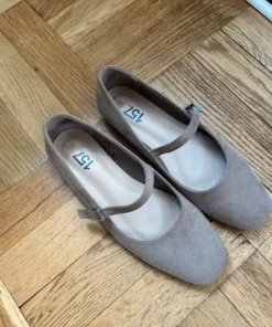 Beige ballerinaskor