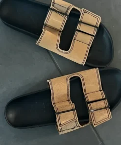 Beige chunky sandaler / sliders med spænde