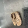 Beige clarks med skobox