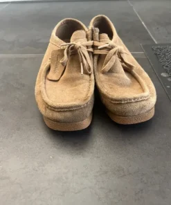 Beige clarks med skobox