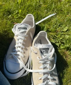Beige Converse Low