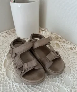 Beige sandaler från H&M storlek 33