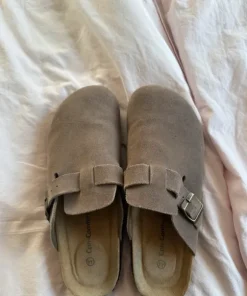 Beige sko