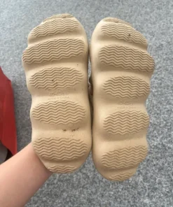 Beige tofflor dam