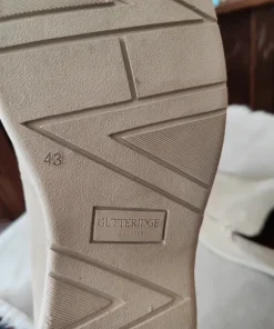 Beżowe loafersy / mokasyny zamszowe Gutteridge r. 43