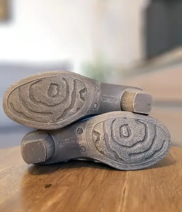 Błękitne ażurowe czółenka Rieker Antistress | Skóra | Rozmiar 36 (22,5 cm)